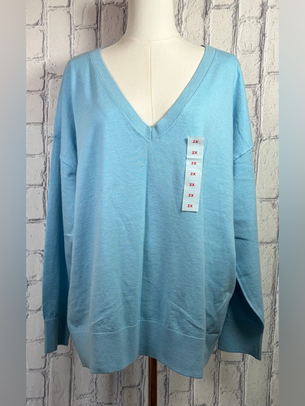 Old Navy Size:2X Light Blue V-Neck Women Sweater